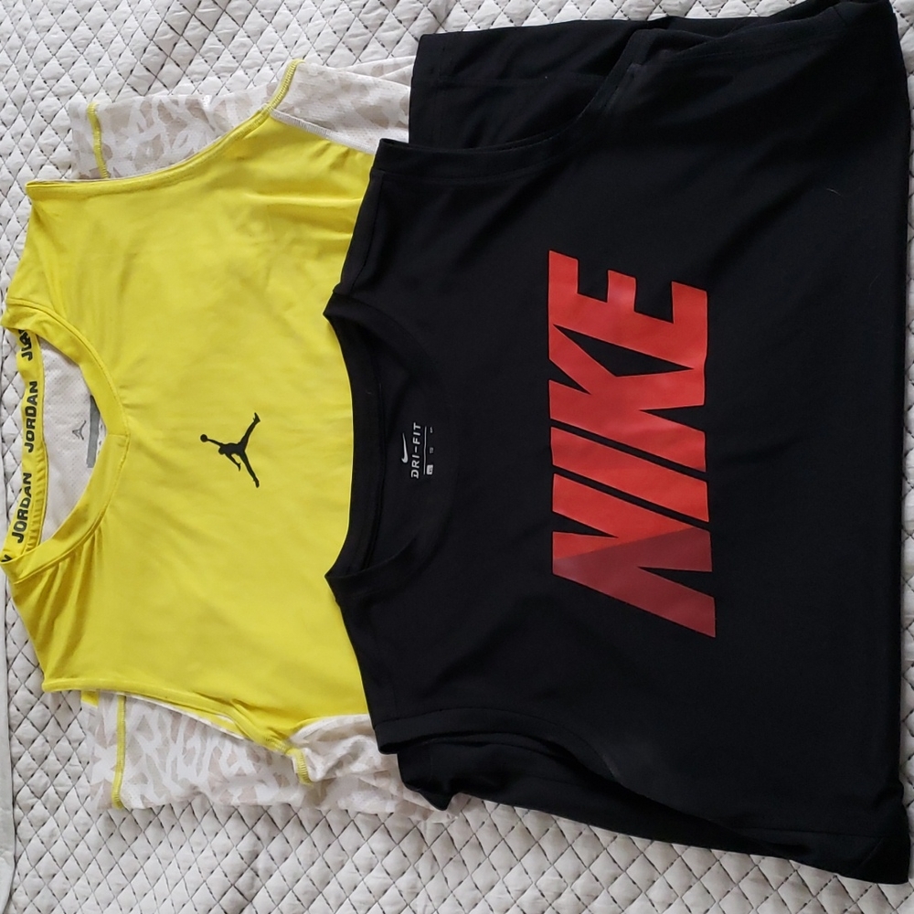 Bundle (2) Nike sleeveless YXL